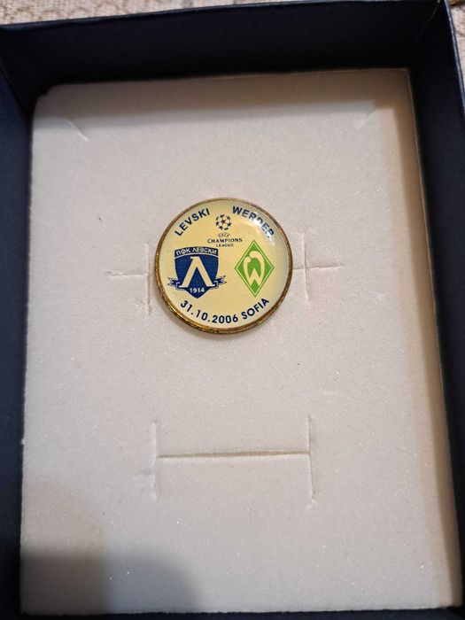 Значка "Левски-Хееренвеен"