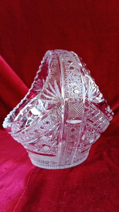 Хрустальная корзиночка конфетница