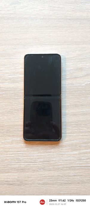Vând Samsung flip4