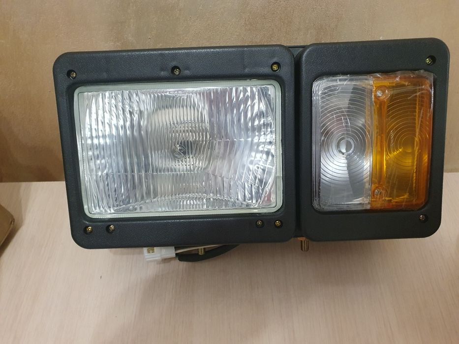 Фара на спецтехнику погрузчик трактор экскаватор