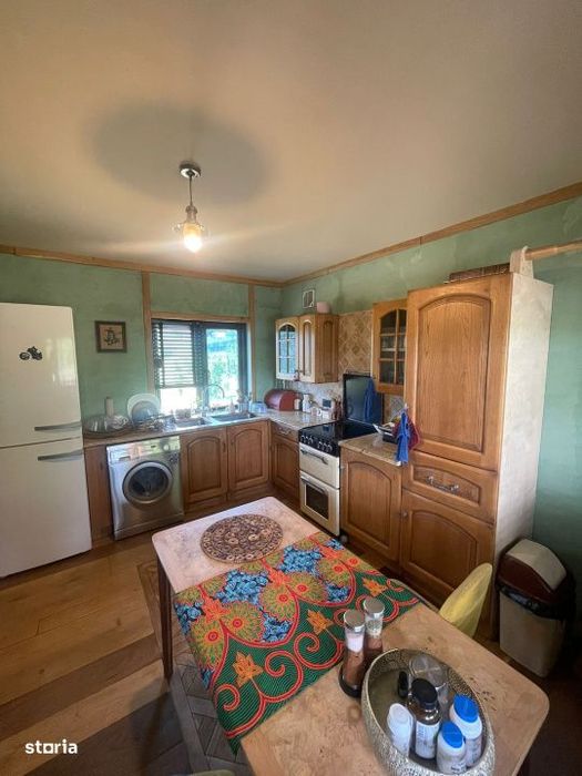Casa ecologica din beton de canepa, 200 mp, 11 arii teren, zona Tautii