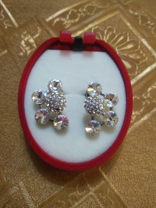 Комплект бижутерии под серебро