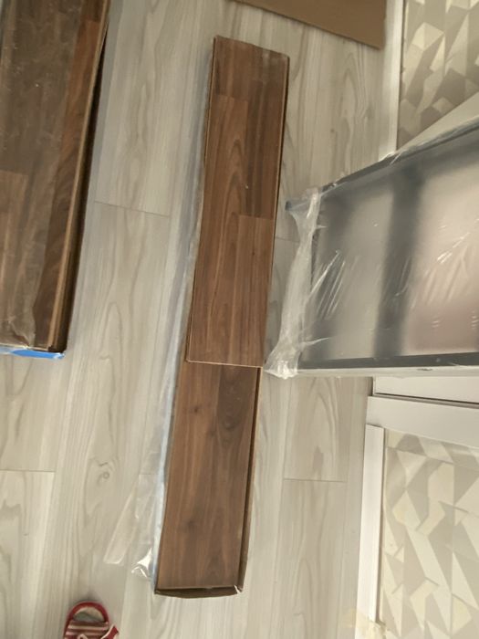 Ламинат коричневый