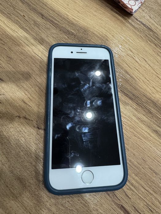 Продам айфон 7 почти идеал