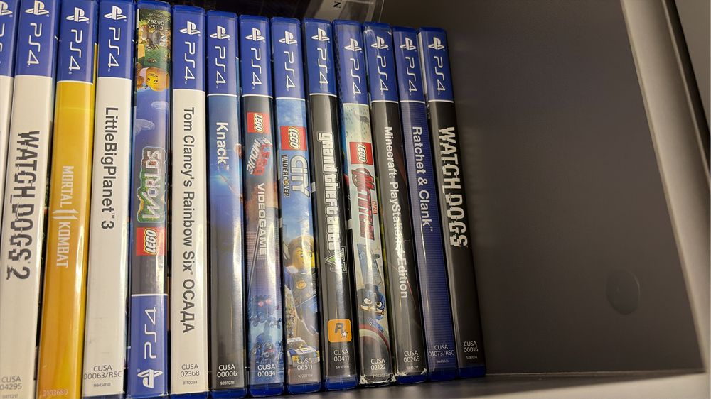 Продам комплект игр на PS4