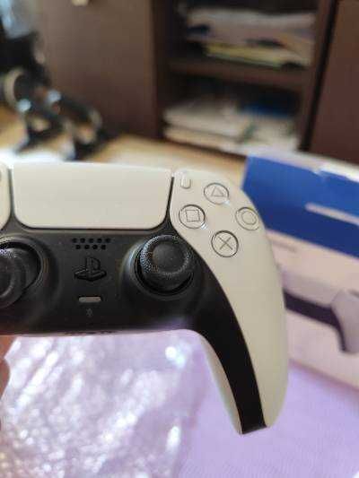 PS5 конзола + контролер | Отлично състояние | Видео при интерес