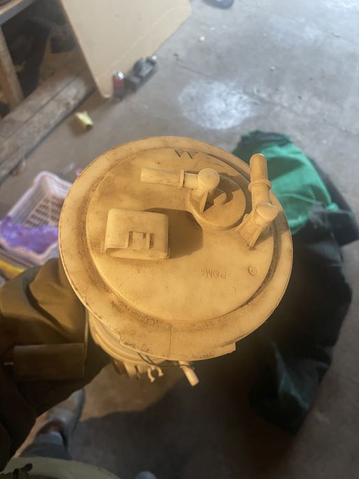 Бензо насос  на субаро 2 литра