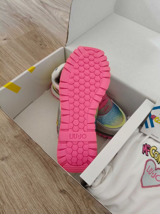 Комплект Liu jo маратонки #33 и анцуг 8г- нови