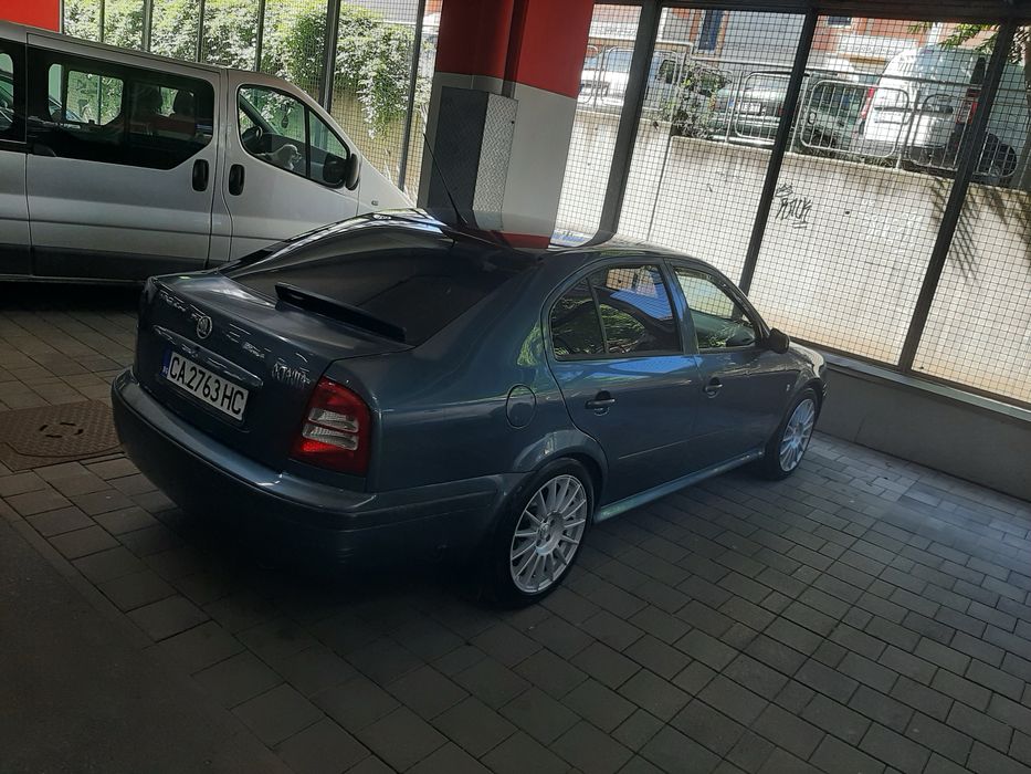 Заден капак и задна броня