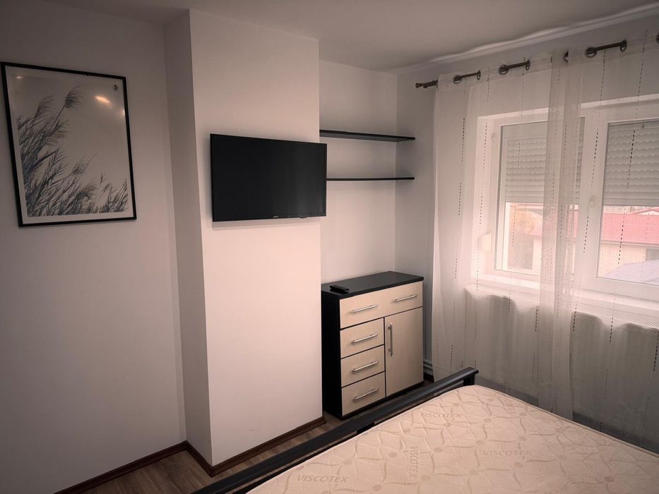 Închiriez apartament 3 camere 450 euro
