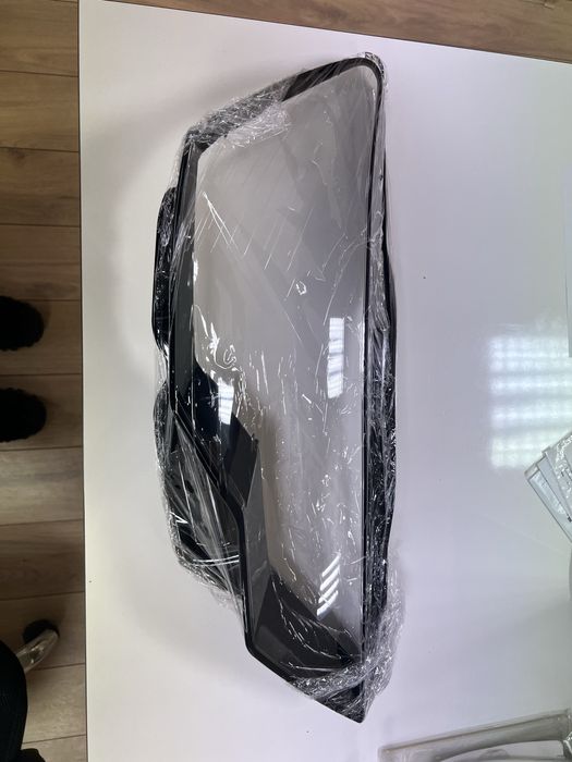 Audi A6 C8 капак за фар Hella