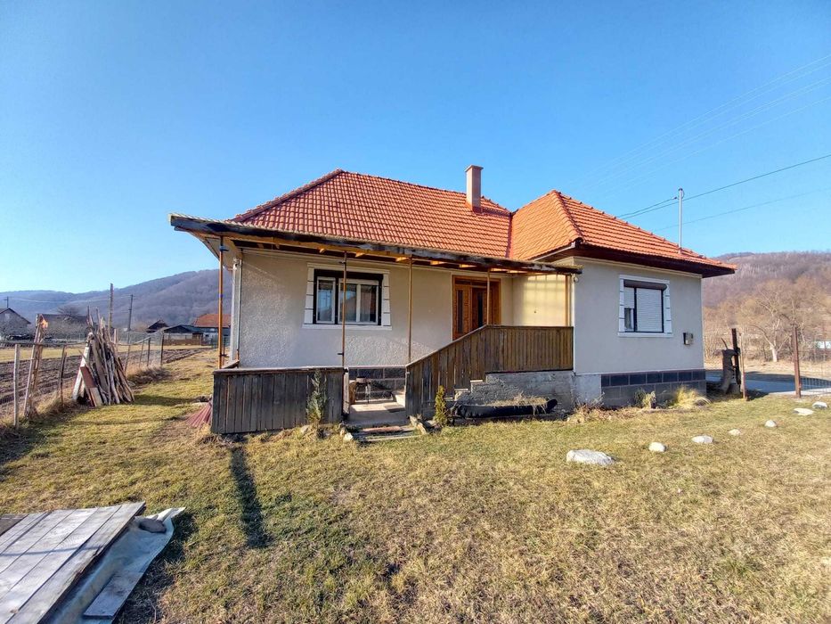 Casă de închiriat. Casă la țară. Ciucea. Cluj. Utilată.