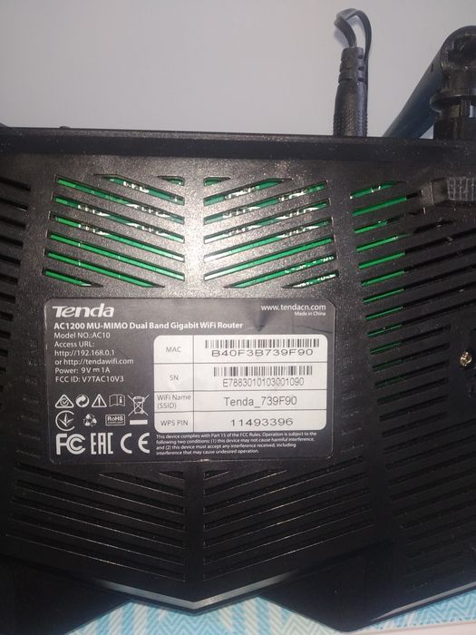 Продаётся роутер TENDA 739F90
