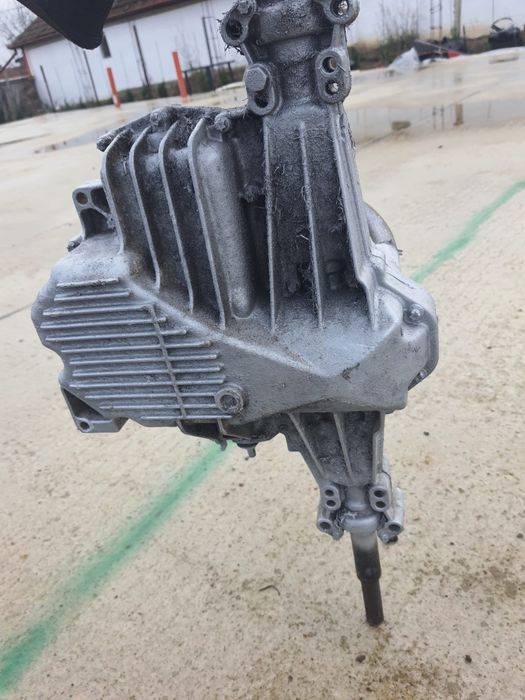 Cutie hydro tractoras gazon punte viteze grup spate.
Se potrivește pe