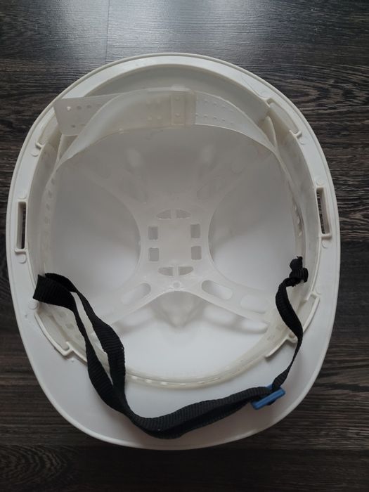 Продам Каска 1000 тг