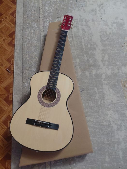 Гитара сатылады  жана