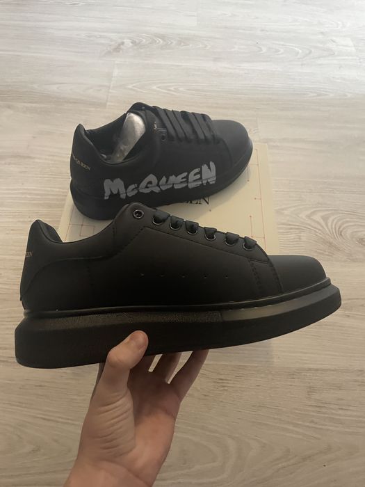 Alexander McQUEEN