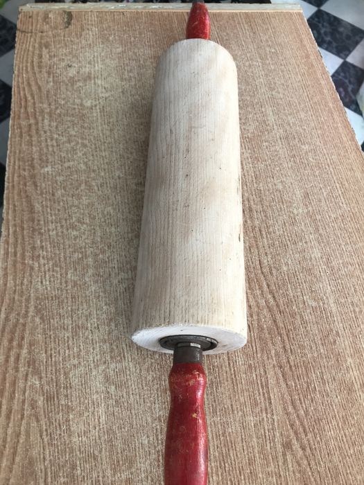 Sucitor rotativ din lemn cu rulmenti