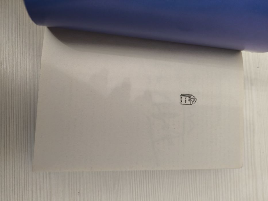 Продам книгу окна во двор