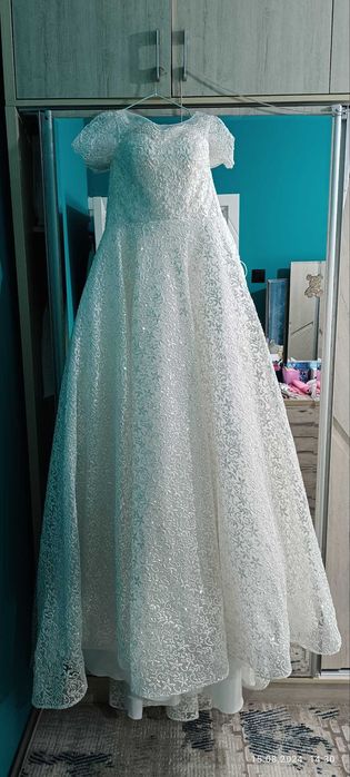 Свадебное платье L-XL, корсетное, в комплекте фата и подъюбник»