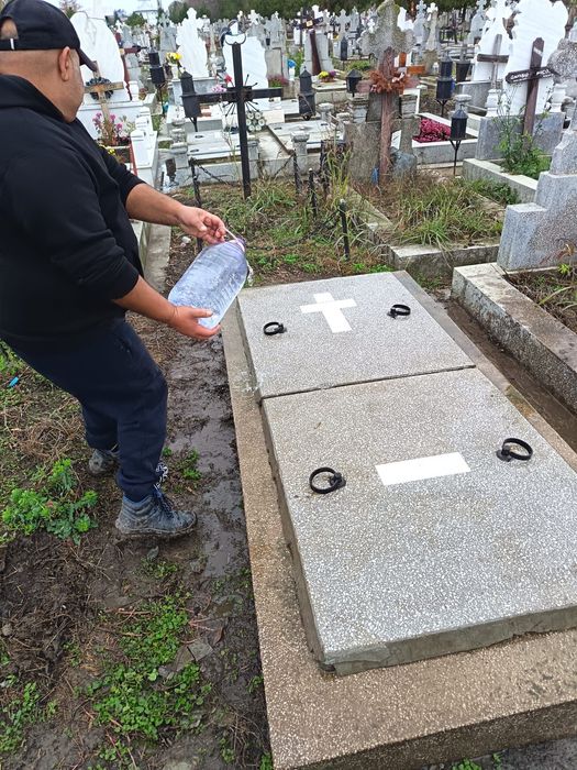 Loc de veci(nou,nefolosit,2 locuri,supraetajat