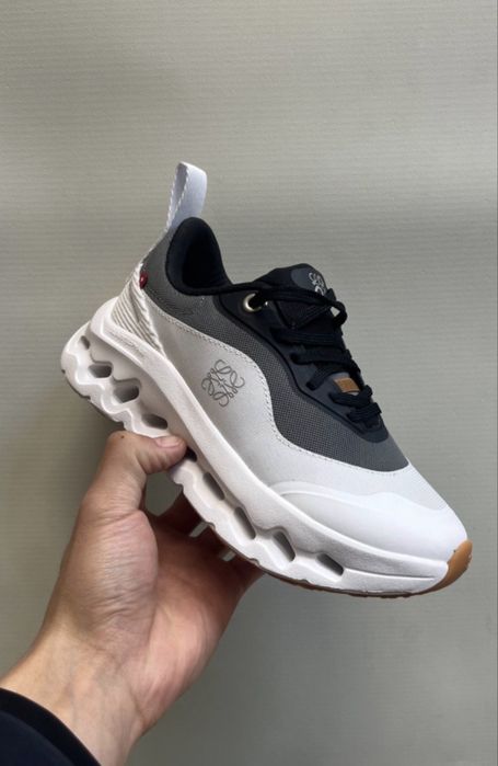 Продам кроссовки On Cloud