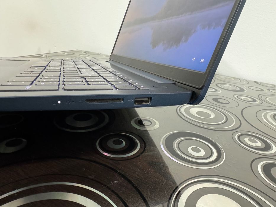 Лаптоп Lenovo IdeaPad 3