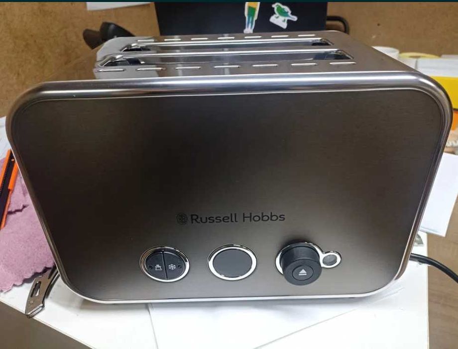Тостер Russell Hobbs серебристый