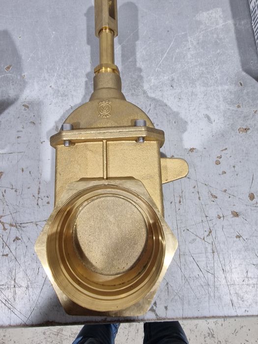 Vana robinet 4 toli import Italia original preț 1250 lei cu tva se poa