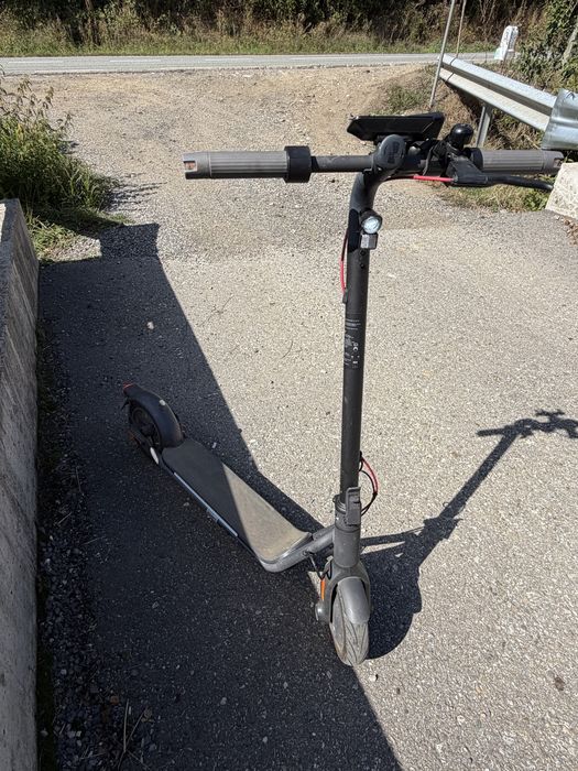 Vând trotineva electrica Navee V40i sau schimb cu un kukirin A1 sau g2