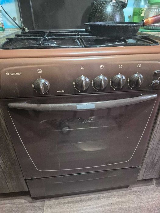 продам газовую плиту