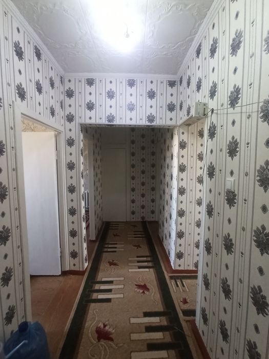 3 xonalik kvartira sotiladi remonti zur 10 mkr