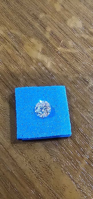 Естествен диамант с тегло 0,42 ct. и GIA сертификат