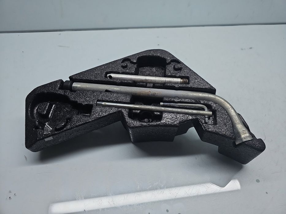 Cheie pentru roti Volkswagen Touareg (7LA, 7L6) [Fabr 2003-2010] 7L001