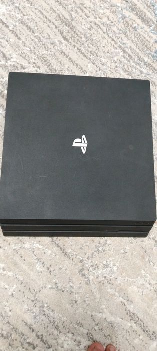 Playstation 4 pro 2 tb