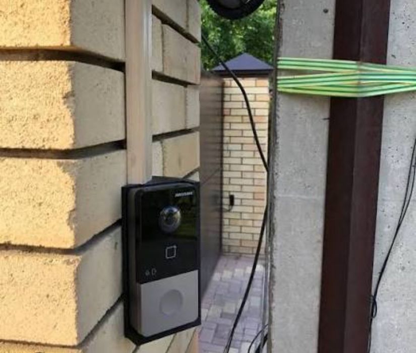 надежный видеодомофон Hikvision для квартиры, дома или офиса.
