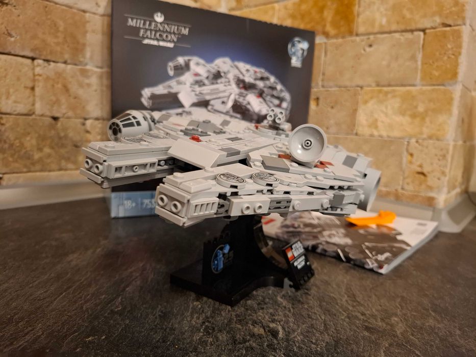 LEGO Star Wars Millennium Falcon 75375