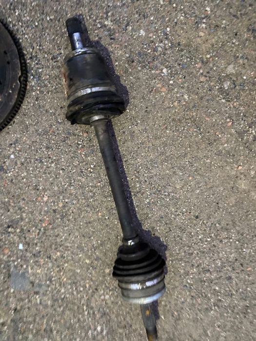 Продам Стартер 3 болтовый