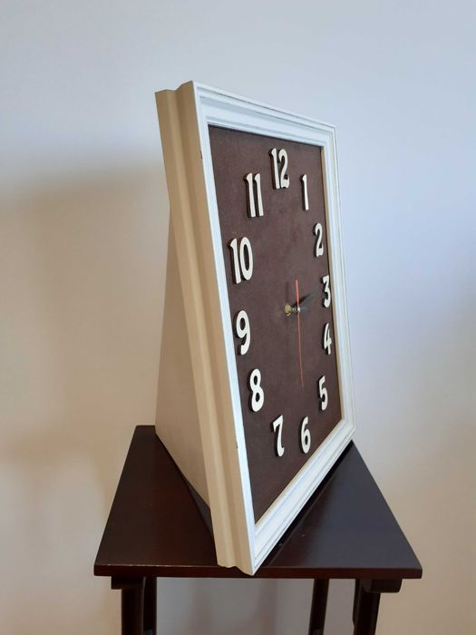 Ceas decorativ lucrat manual