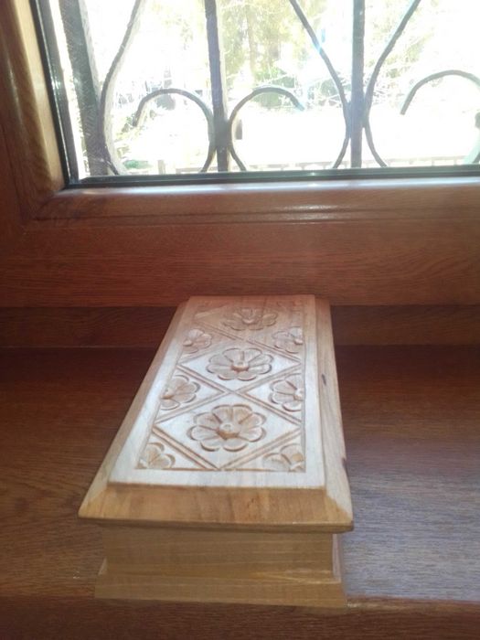 Продавам  кутия за бижута