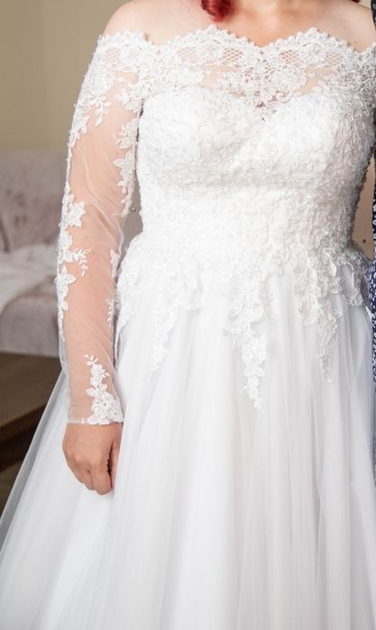 Rochie de mireasa impecabila cu trena