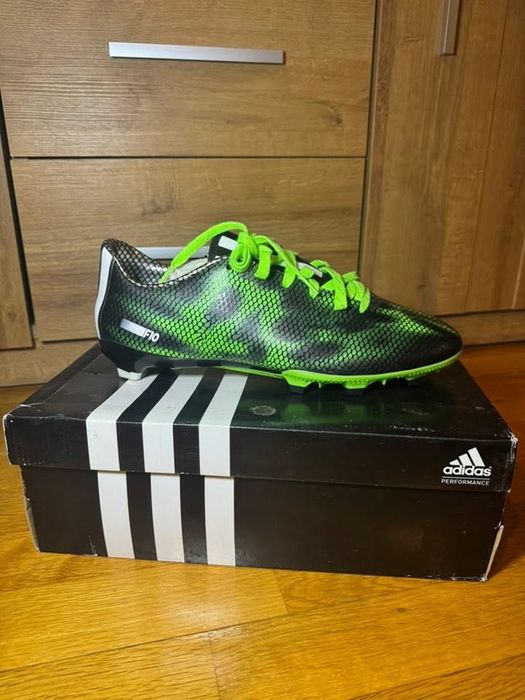 Бутонки адидас нови