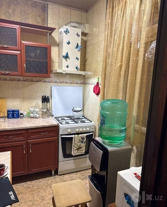 Продаётся 2 комнатная квартира Массив Феруза