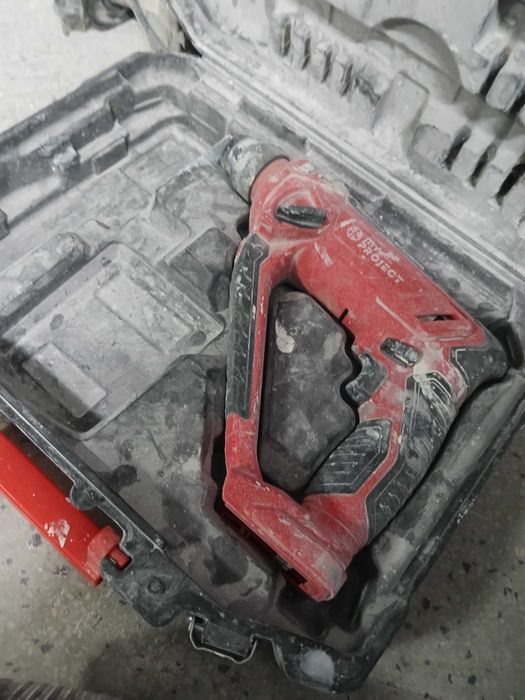 Инструменти и куфари