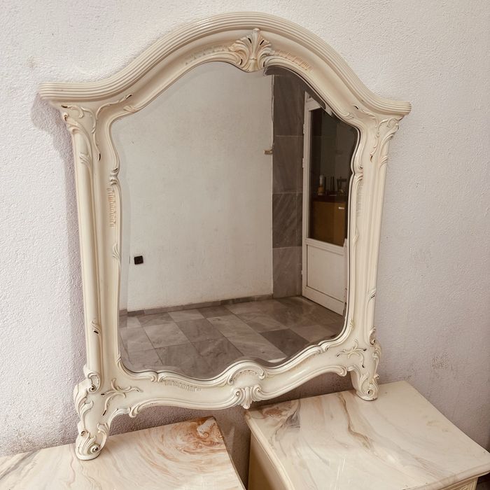 Италианско класическо огледало + 2 нощни шкафчета