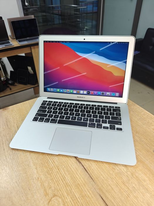 MacBook Air 13 | 8/128 | Core i5 | 2017 год