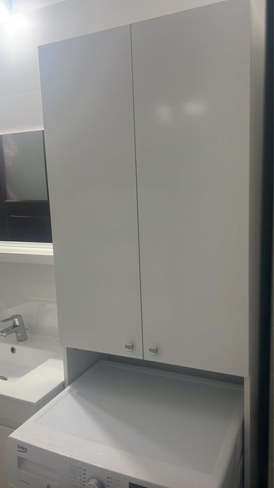 Vand mobilier baie si obiecte sanitare