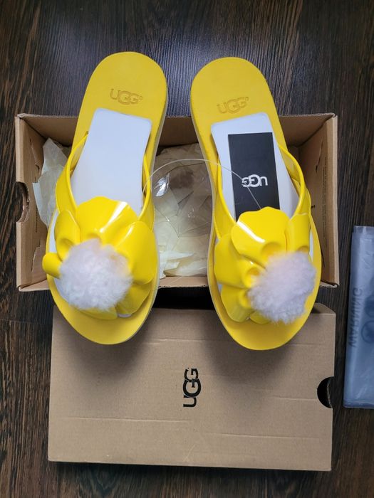 Slapi UGG noi, marime 37