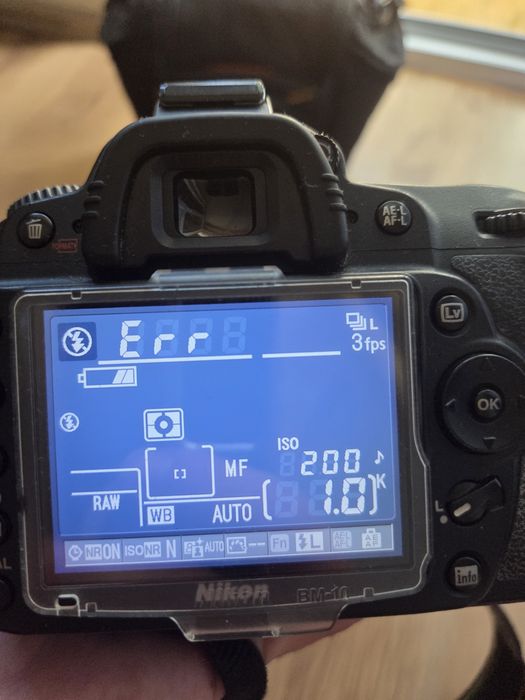 Nikon D90  ( cu tot ce se vede in foto )