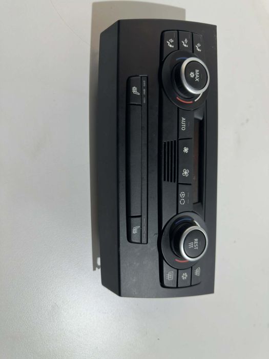 Продаваме климатроник с лайстна с подгреви за БМВ Е90 Е91 Е92 Е93/ BMW